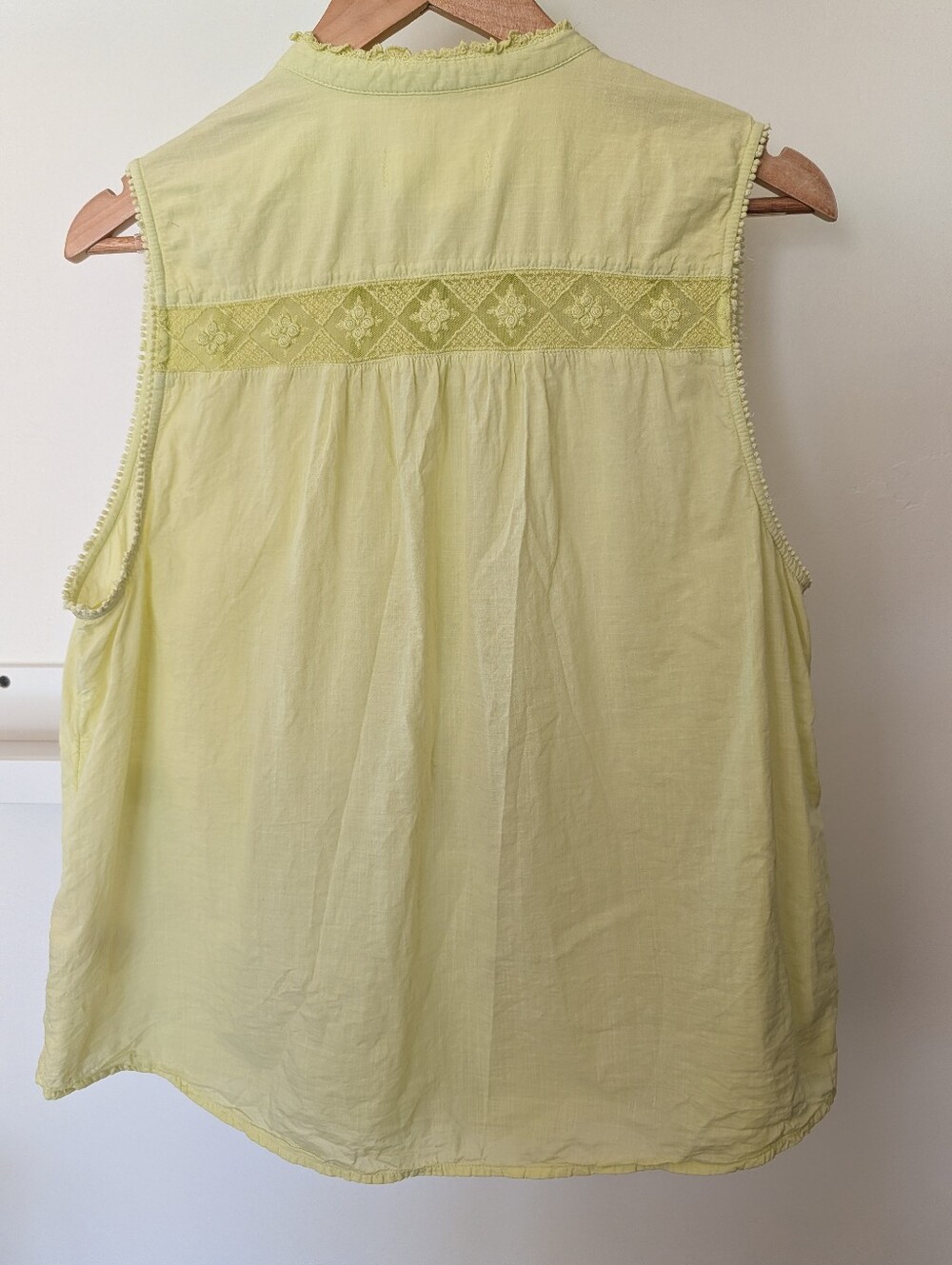 Anthropologie Sleeveless Lace Button Up Shirt Green Chartreuse Women's XL - Picture 3 of 6